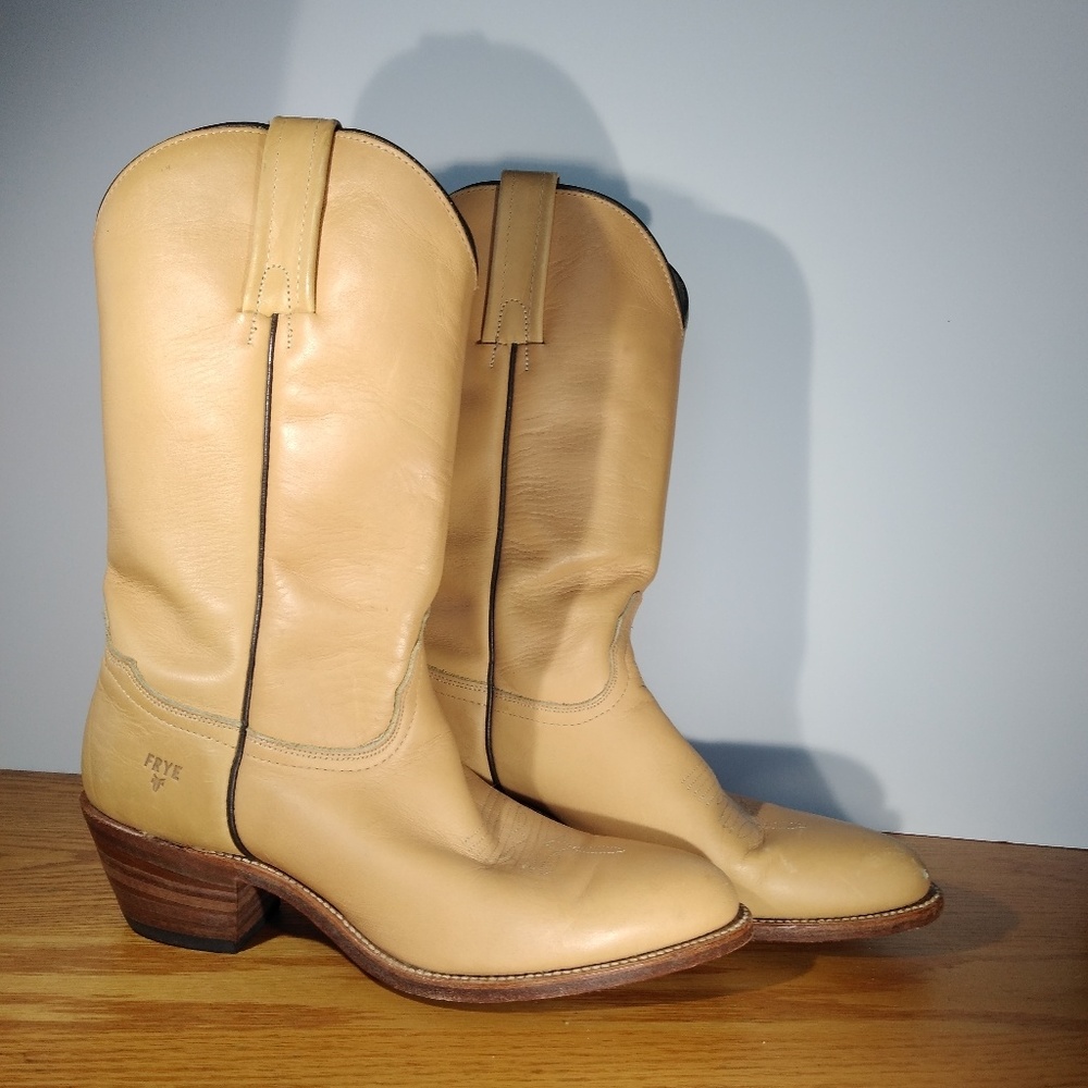 Frye cowgirl boots!  Like new. 10B.  Taupe.